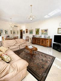 Via del Verde elegante appartamento 147mq e garage