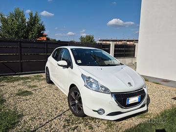 Peugeot 208 1.4 HDi Potenza 68 CV (50 kW)