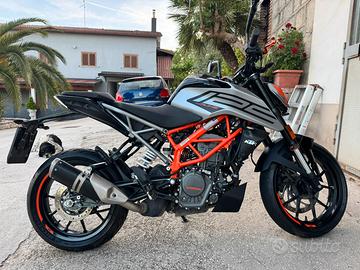 KTM Duke 125 - 2022 - 1000km