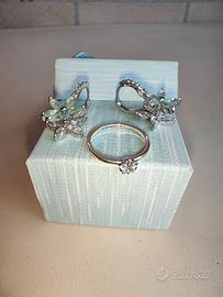 Anello più orecchini