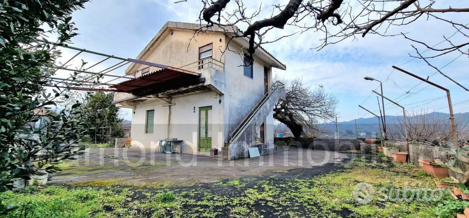 Villetta singola con terreno e serre a San Gerardo - Vista 2