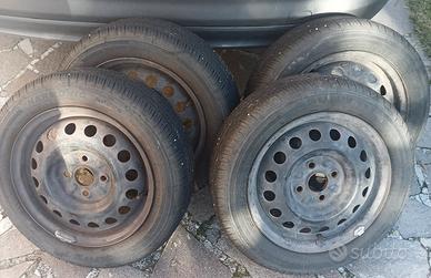 Pneumatici Estivi 155/65R14 75T con Cerchi Inclusi