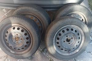 Pneumatici Estivi 155/65R14 75T con Cerchi Inclusi