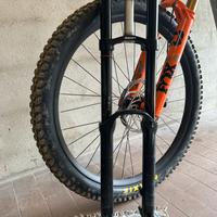 rockshox boxxer 200mm 27.5