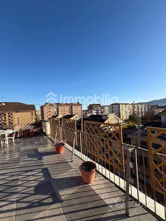 Appartamento di 150 m² con più di 5 locali a Torin - Vista 6