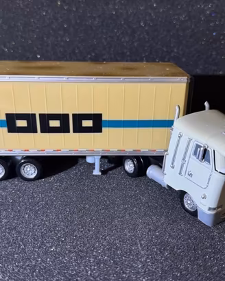 Disney Pixar Cars Ben Crankleshaft Hauler