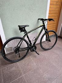 Bicicletta trekking Cube