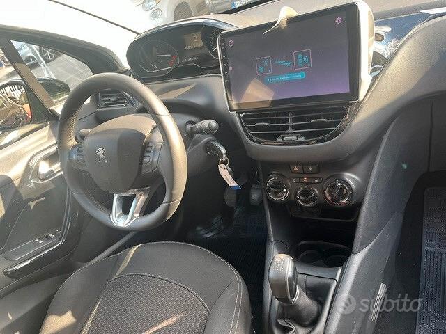 Peugeot 208 2017 photo 3