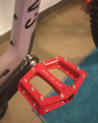 pedali MTB RFR race Flat rossi