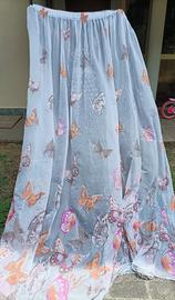 tenda bianca con farfalle