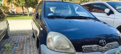 Toyota yaris 1.0 vvt-i benzina 2002 perfetto....