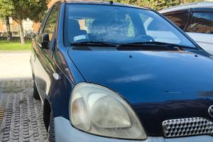 Toyota yaris 1.0 vvt-i benzina 2002 perfetto....