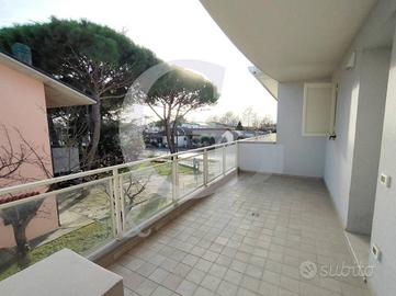 Appartamento di 136 m² con 3 locali e box auto a R