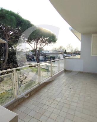 Appartamento di 136 m² con 3 locali e box auto a R