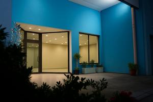 Locale commerciale 330 mq con 3 posti auto