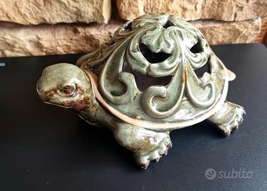 Portacandele in ceramica a forma di tartaruga