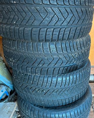 4 pneumatici R18 M+S Pirelli Winter Sottozero