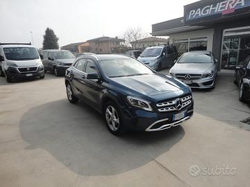 MERCEDES GLA (X156) GLA 200 d Automati...