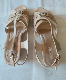 Sandali beige con zeppa n. 38