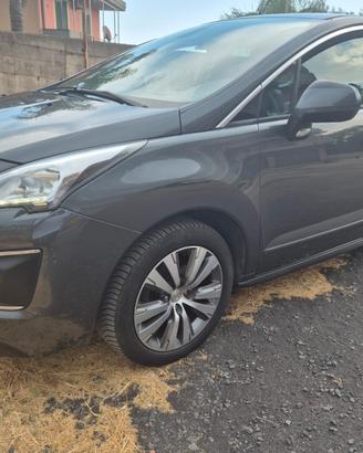 Peugeot 3008 1.6 HDi 115CV Business