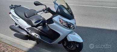 MaxSym 400i