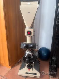 Microscopio professionale