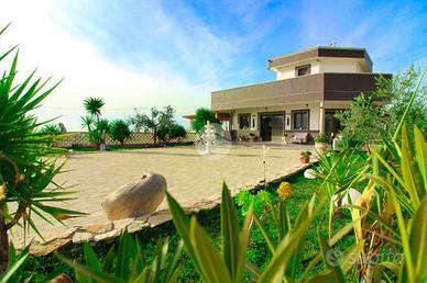 VILLA SINGOLA A MANFREDONIA