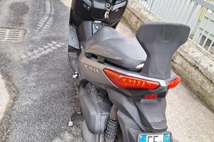 Yamaha xmax 250