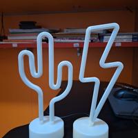 lampade a led gialla(fulmine) e verde( cactus)