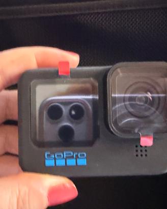 GoPro HERO10 Black 5.3K + microSD 64GB + Custodia 