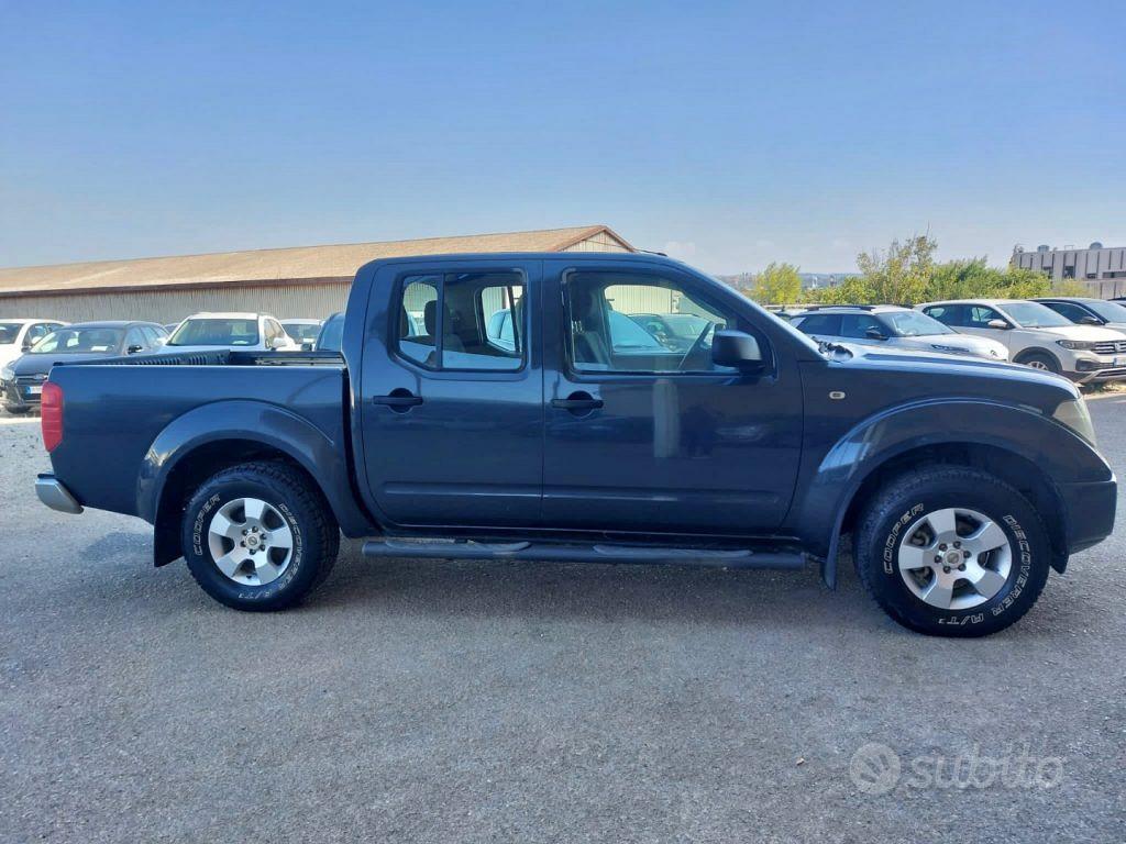 NISSAN Navara Navara 2.5 dci 4 porte double cab le Usata a Brescia