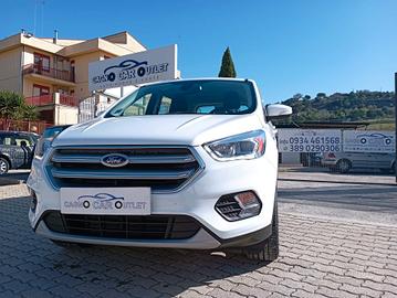 Ford Kuga 1.5 TDCI 120 CV S&S 2WD Titanium/navi/pe