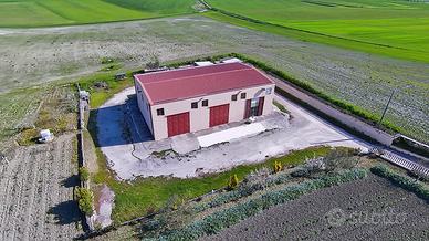 Capannone prefabbricato