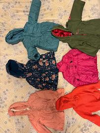 giacche, pigiami, sacchi lavorati a maglia.