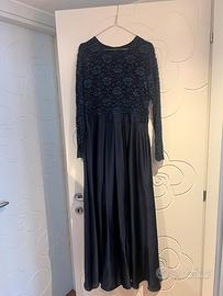 Abito lungo in pizzo e raso blu