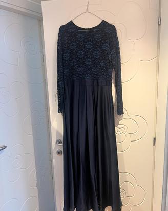 Abito lungo in pizzo e raso blu