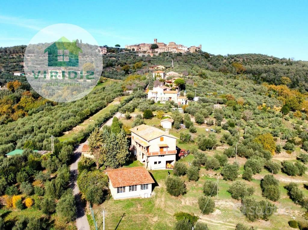 Rustico / Casale di 534 m² con più di 5 locali e b - Vista 2