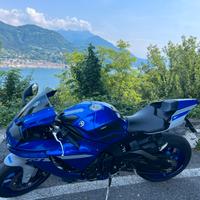 R1 full akrapovic