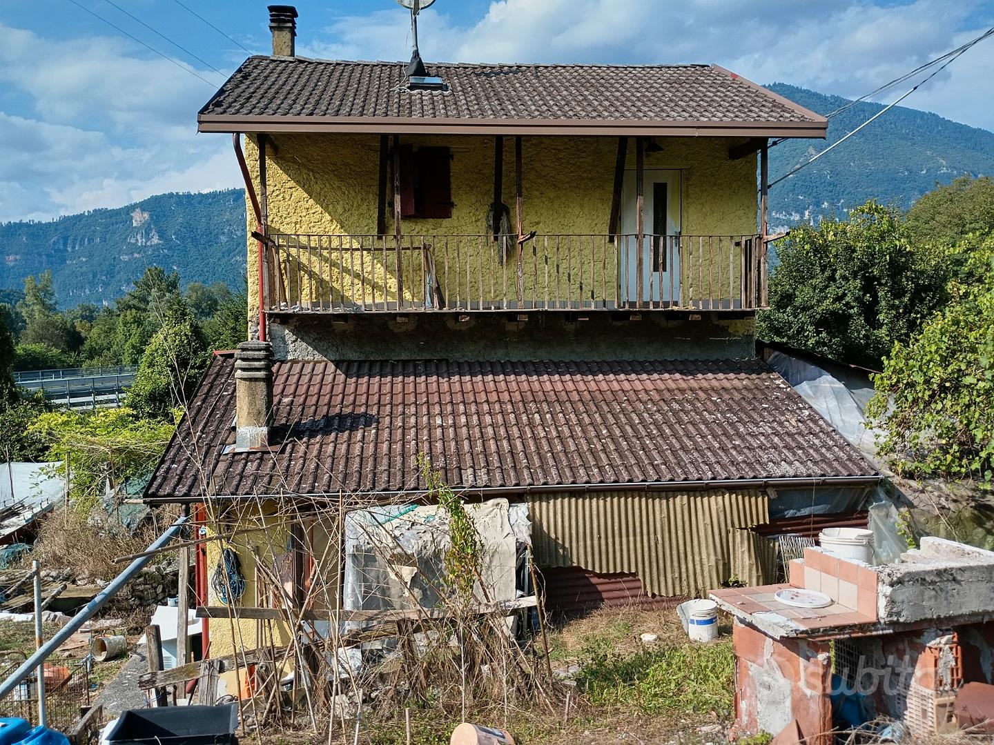 Rustico singolo con mq. 1.700 di terreno - Altro