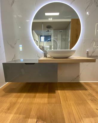 Mobile bagno sospeso nuovo con lavabo d’appoggio