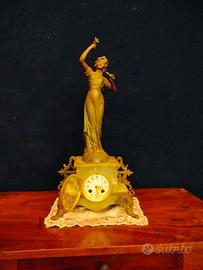 Statua in bronzo e onice  con orologio