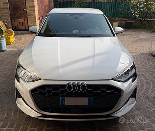 Audi A3  1.5 TFSI - 4 cilindri. Immacolata 5000km