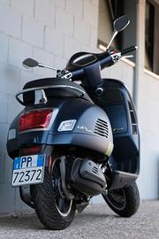 Vespa 300 gts