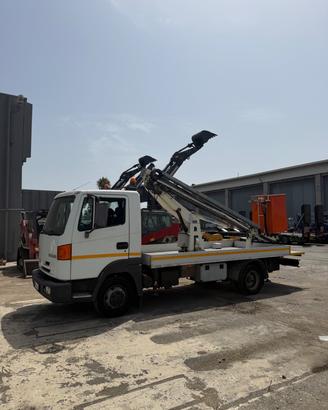PIATTAFORMA AEREA AUTOCARRATA 15 METRI PATENTE C