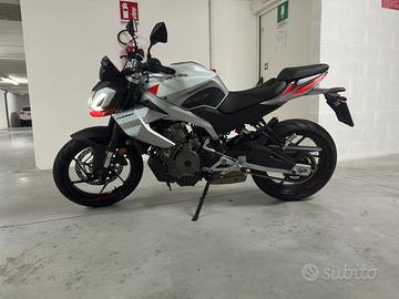 Aprilia tuono 457