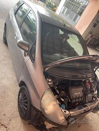 HONDA JAZZ INCIDENTATA