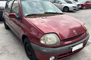 RENAULT CLIO per ricambi usati