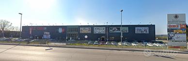 Immobile commerciale per aziende leader 8.200 mq