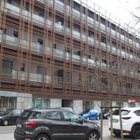 Locale commerciale vetrinato in centro