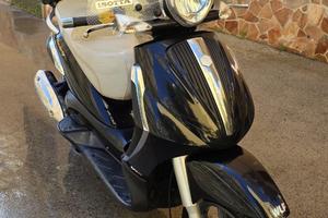 Piaggio Beverly Tourer 250